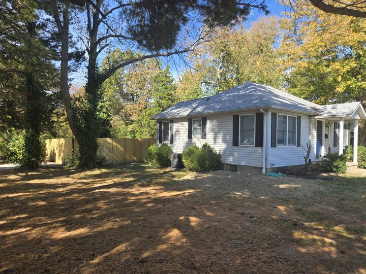Property Photo:  200 N Oakland Avenue N  IL 62901 