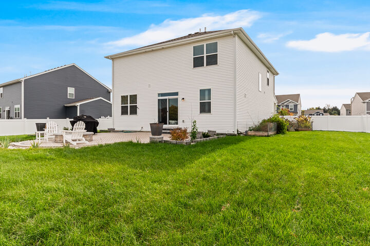 Property Photo: 2793 Berrywood Lane IL 60560
