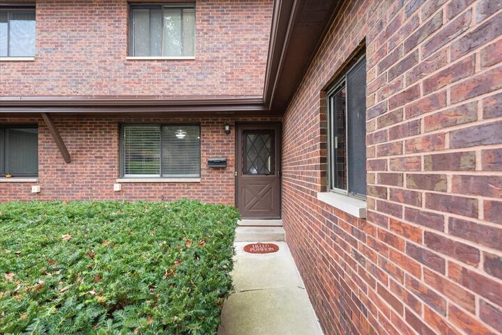 Property Photo:  1151 Geneva Lane  IL 60047 