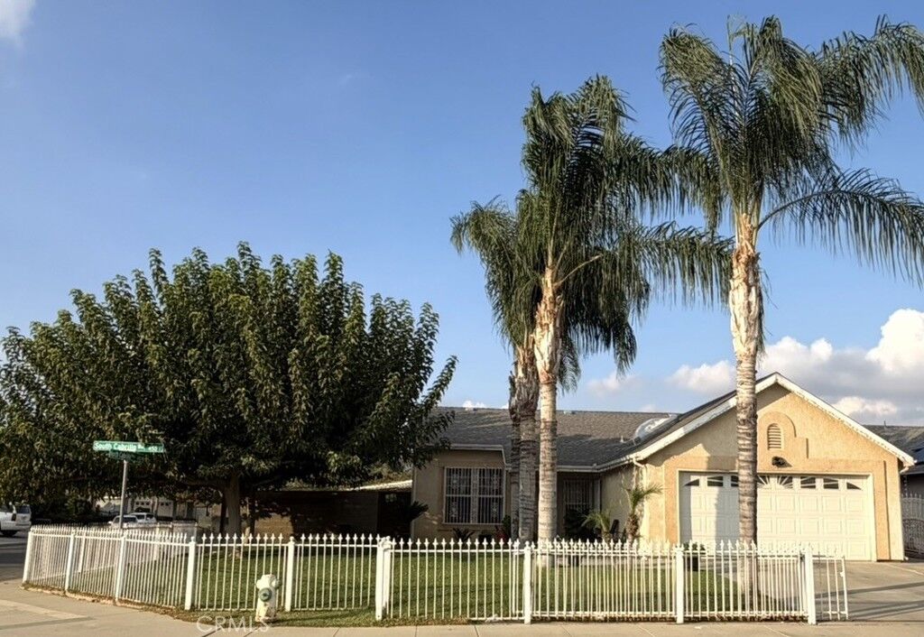 Property Photo:  461 S Cabrillo  CA 93215 