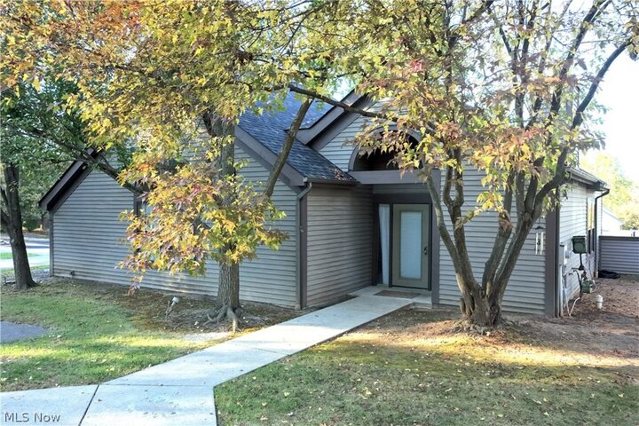 Property Photo:  4057 Saint Andrews Court  OH 44406 
