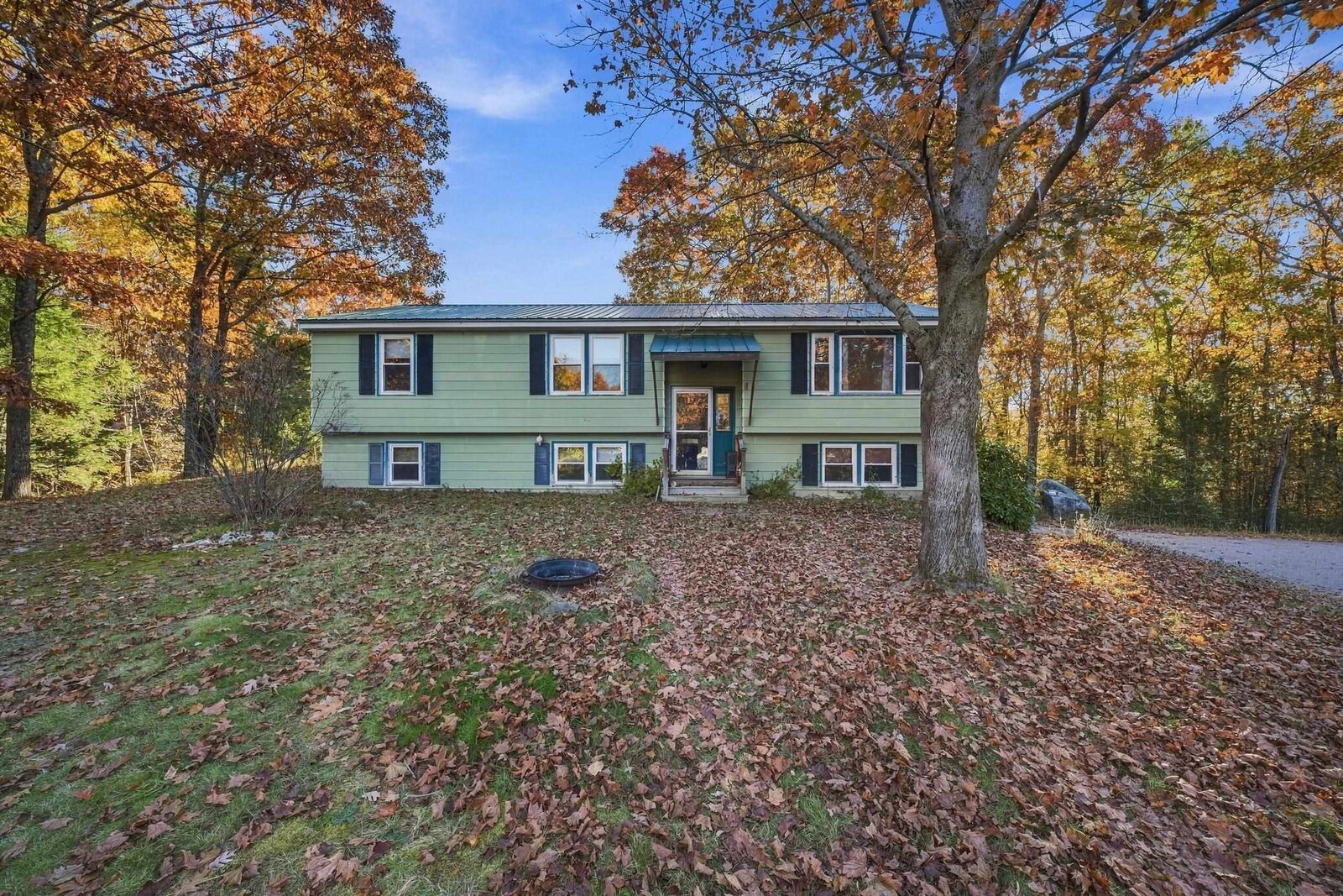 Property Photo:  934 Center Road  NH 03082 