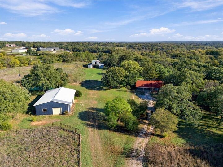 Property Photo: 260 County Road 4593 TX 76023