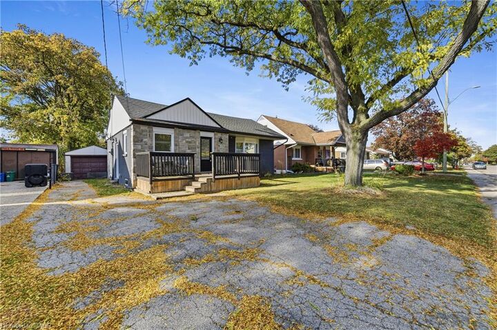 Property Photo:  458 East 37th Street  ON L8V 4B9 