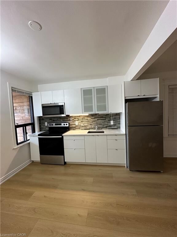 Property Photo:  135 Hope Street 1  ON M6K 1K2 