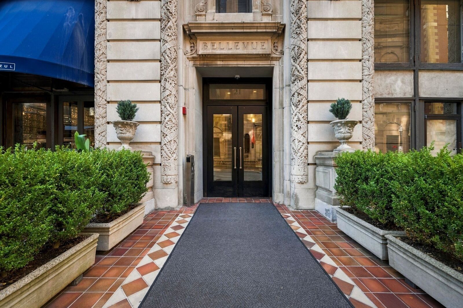 Property Photo:  21 Beacon St 4T  MA 02108 