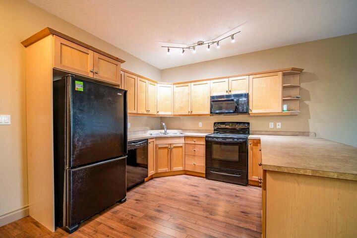 Property Photo: 2609 11 Avenue 206 AB T9W 0A3