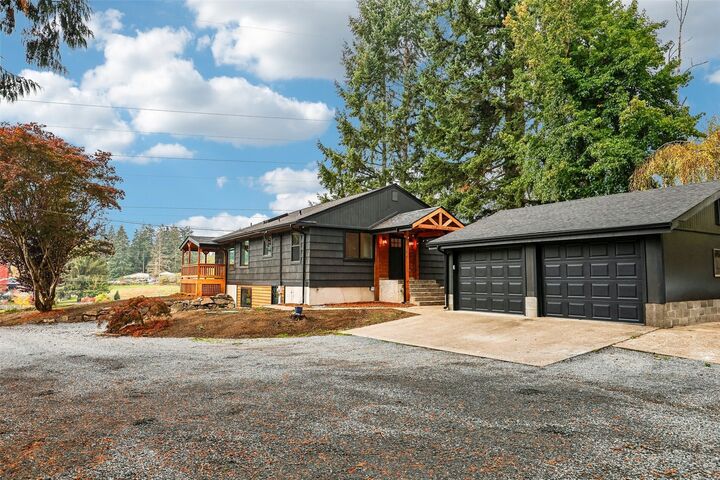 Property Photo:  5813  83rd Ave SE  WA 98290 