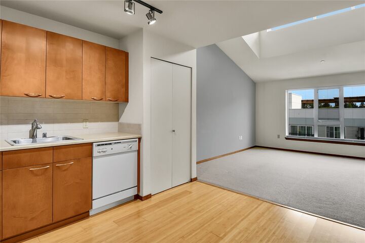 Property Photo: 12334 31st Avenue NE 607 WA 98125