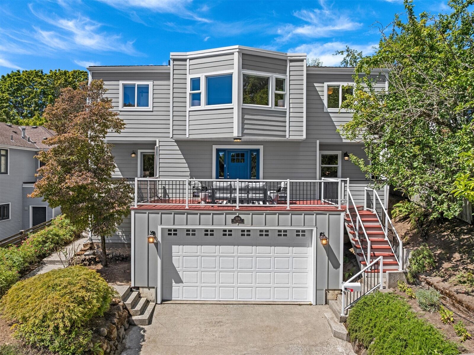 Property Photo: 209 32nd Avenue WA 98122