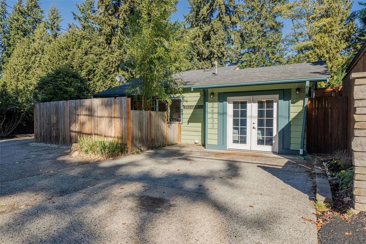 Property Photo: 24233 Firdale Avenue WA 98020