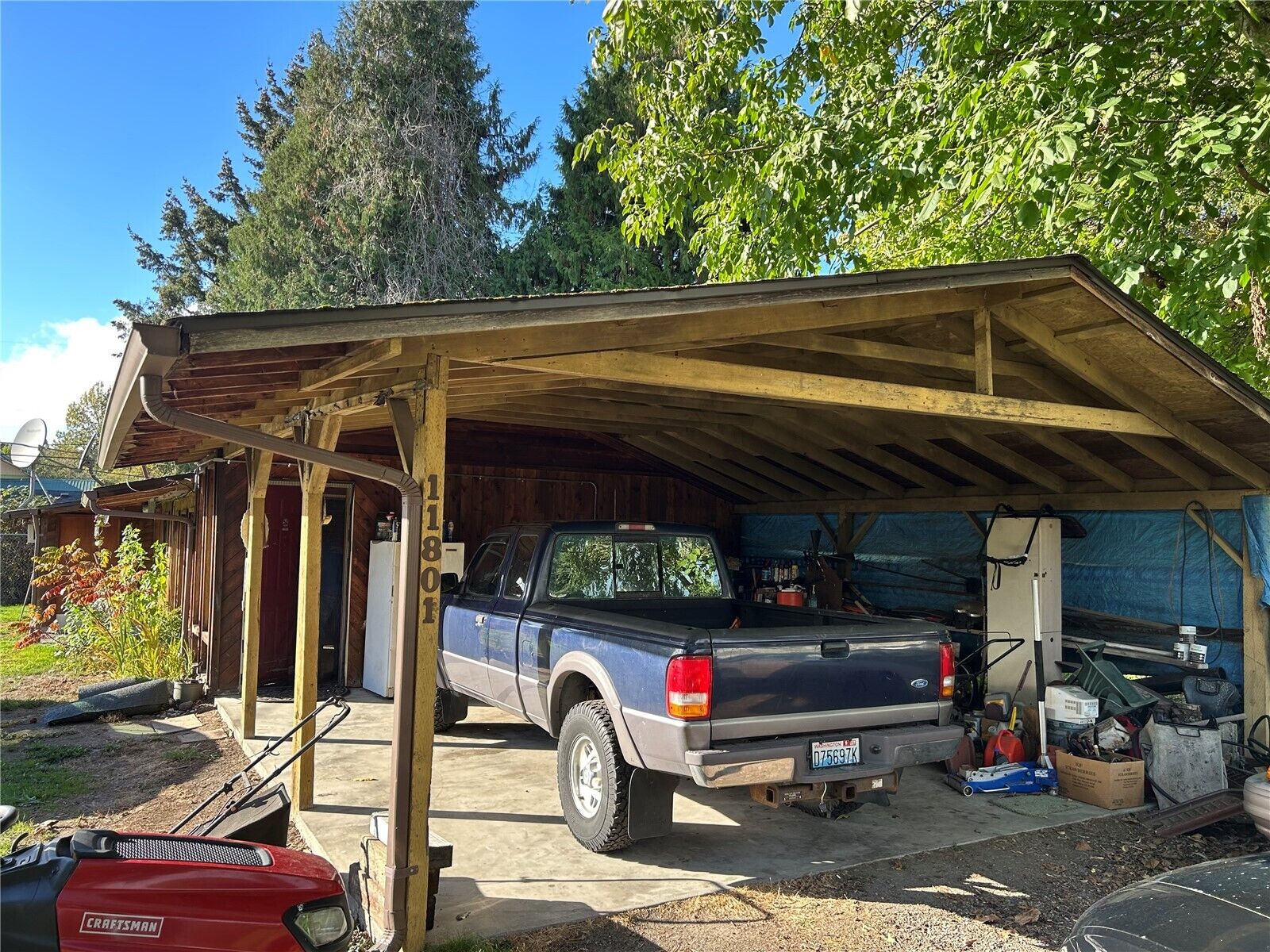 Property Photo: 11801 40th Pl S WA 98168
