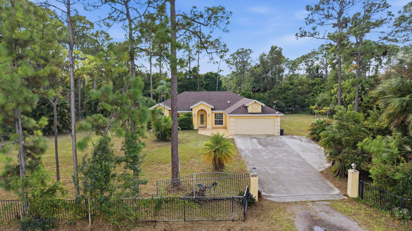 Property Photo:  17270 89th Place N  FL 33470 
