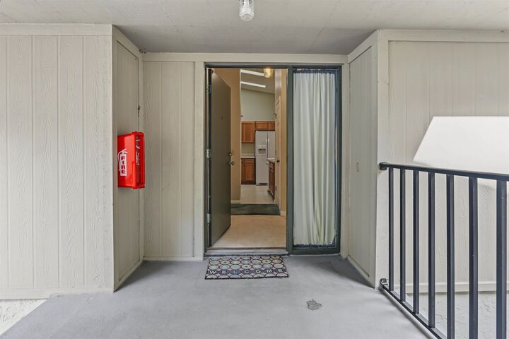 Property Photo:  4 Navarra Ct  FL 32086 