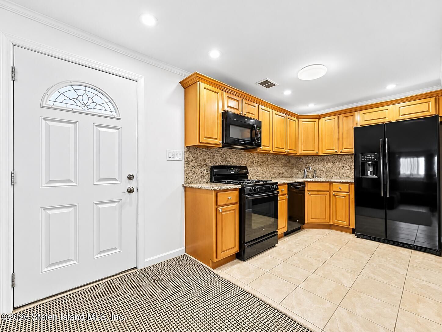 Property Photo:  64 Tynan Street 1  NY 10312 