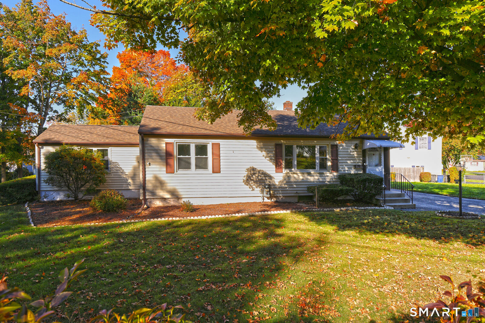 Property Photo:  139 Woodmont Road  CT 06516 