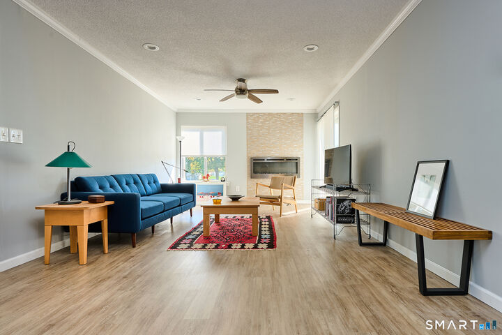 Property Photo:  387 Walden Green Road 387  CT 06405 