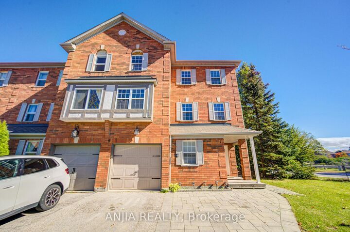 Property Photo:  7 Hawtin Lane Upper  ON L4G 7L4 