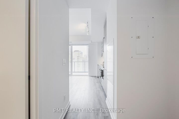 Property Photo:  20 Edward Street 1901  ON M5G 0C5 