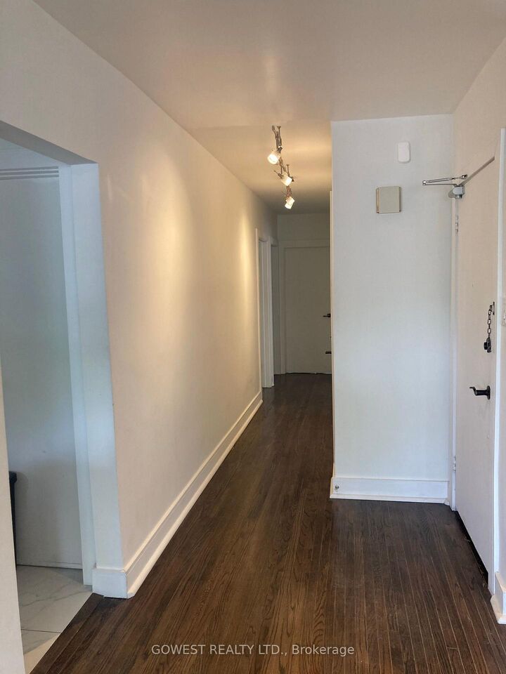 Property Photo:  4613 Dundas Street W 1  ON M9A 1A3 