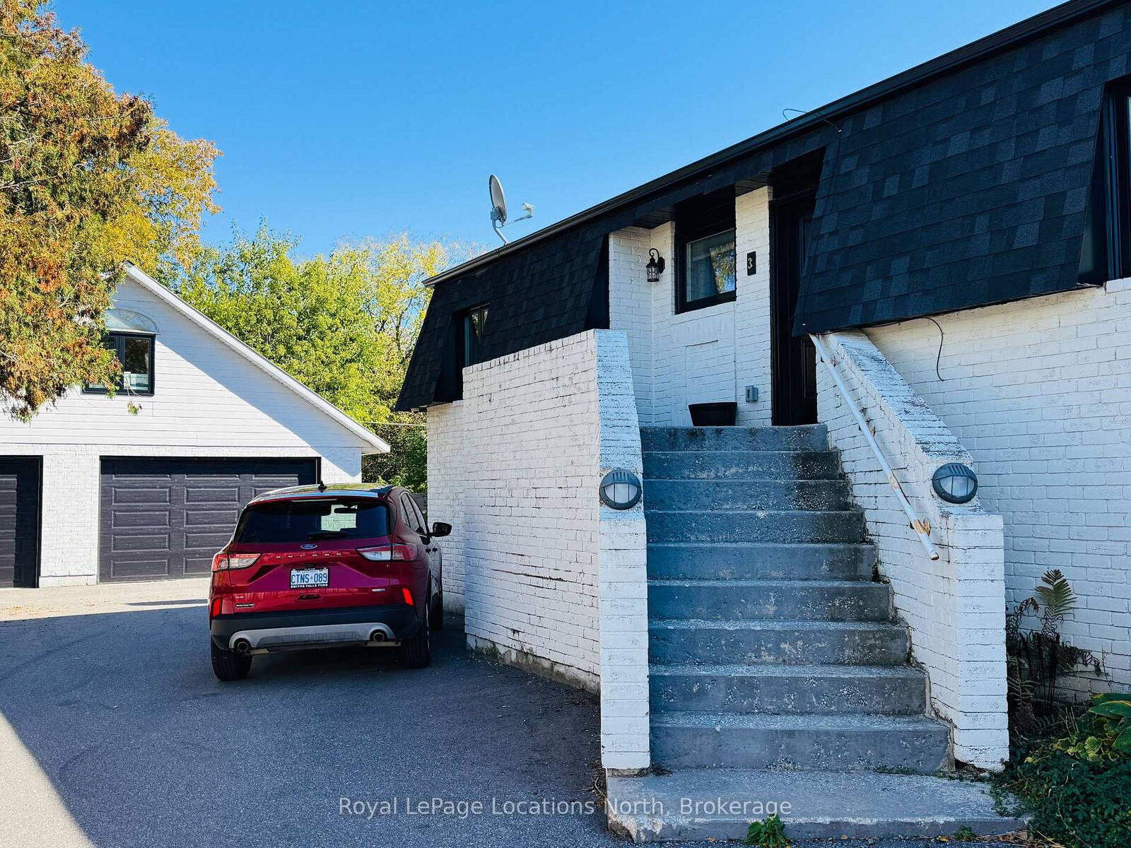 Property Photo:  29 Beech Street 3  ON L9Y 2T1 