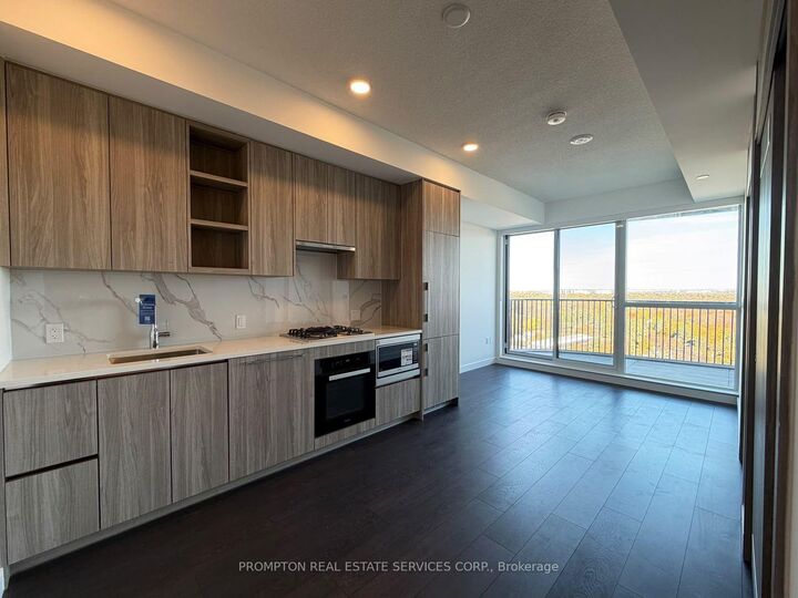 Property Photo: 75 Billes Heights 1903 ON M2K 0J8