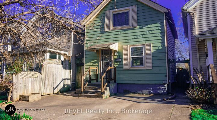 Property Photo:  32 Edmund Street  ON L2R 2G2 