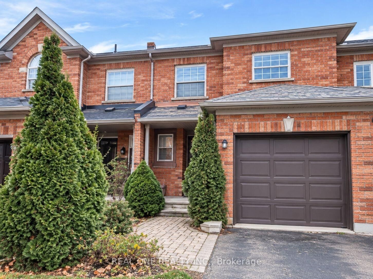 Property Photo: 72 Milloy Place ON L4G 7L3