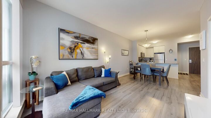 Property Photo:  349 Rathburn Road W 910  ON L5B 0G9 
