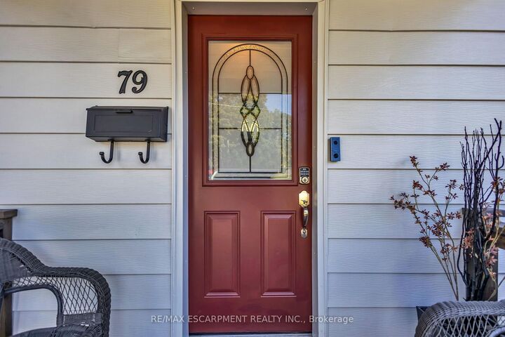 Property Photo:  79 Brydges Street  ON N5A 1R6 
