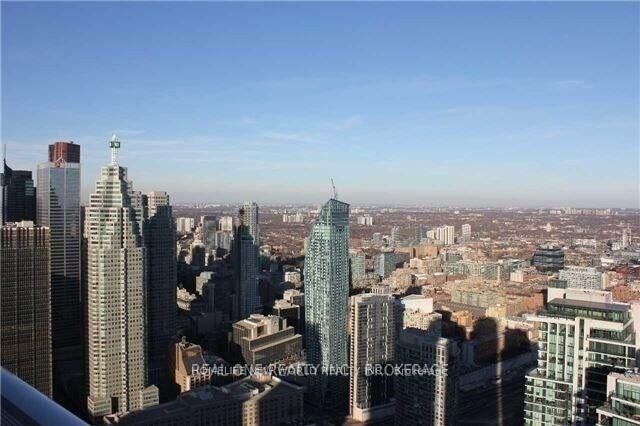 Property Photo:  88 Harbour Street 6806  ON M5J 0C3 