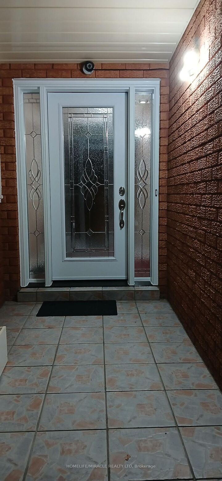 Property Photo:  97 Wildberry Crescent  ON L6R 1J9 