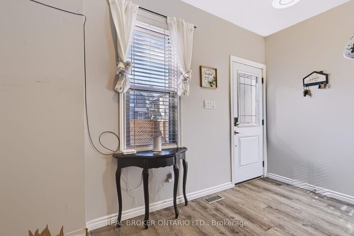 Property Photo: 185 Murray Street ON N3S 5R4