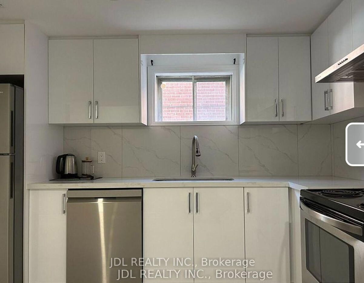 Property Photo:  13 Pawnee Ave Avenue Verynice Bedroom Bsmt  ON M2H 3C6 