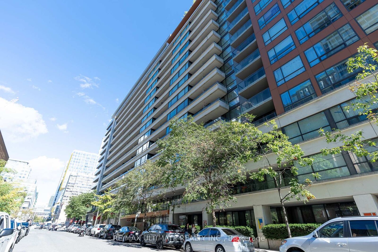 Property Photo:  111 Elizabeth Street 627  ON M5G 1P7 