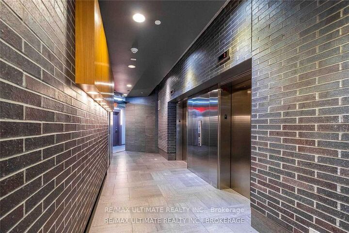 Property Photo:  319 Carlaw Avenue 318  ON M4M 0A4 