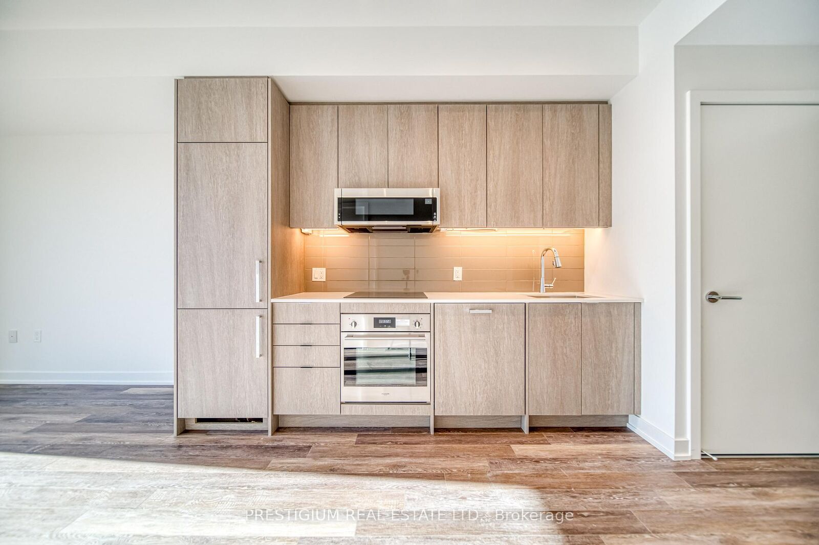 Property Photo:  250 Lawrence Avenue W 213  ON M5M 1B2 