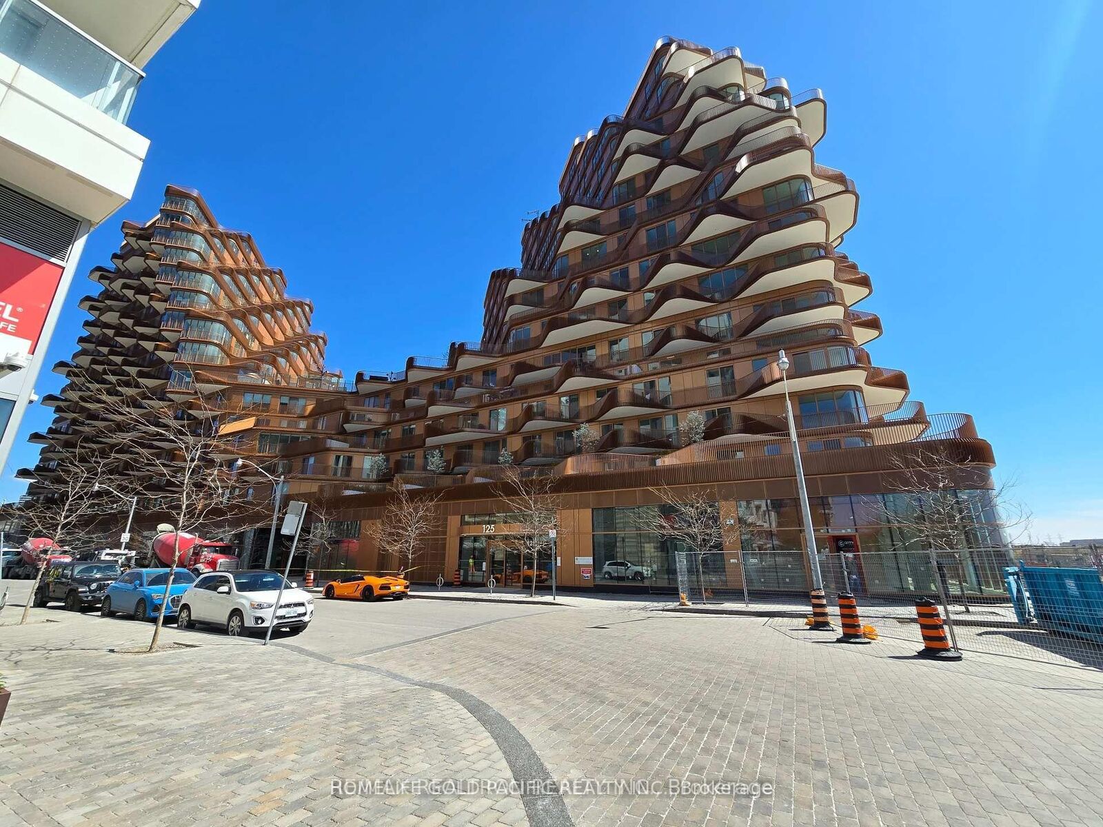 Property Photo:  155 Merchants' Wharf N/A 1126  ON M5A 0Y4 