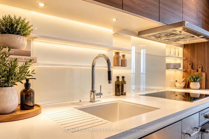Property Photo:  45 Charles Street E 3805  ON M4Y 0B8 