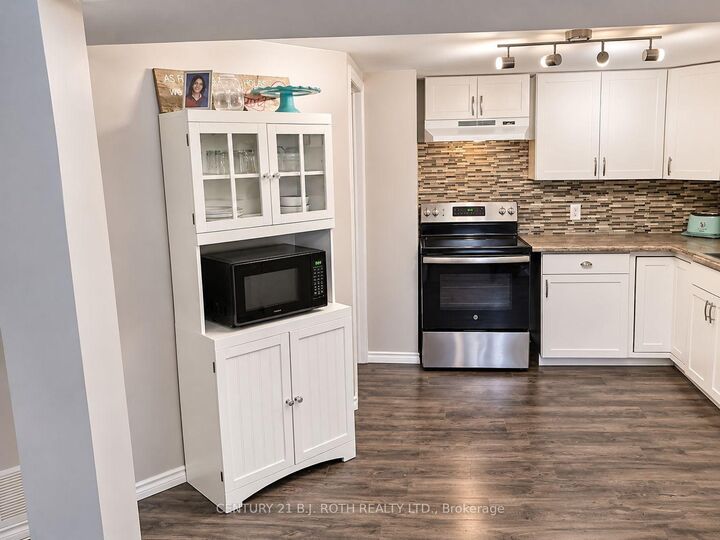 Property Photo:  120 Marshall Street  ON L4N 4L5 