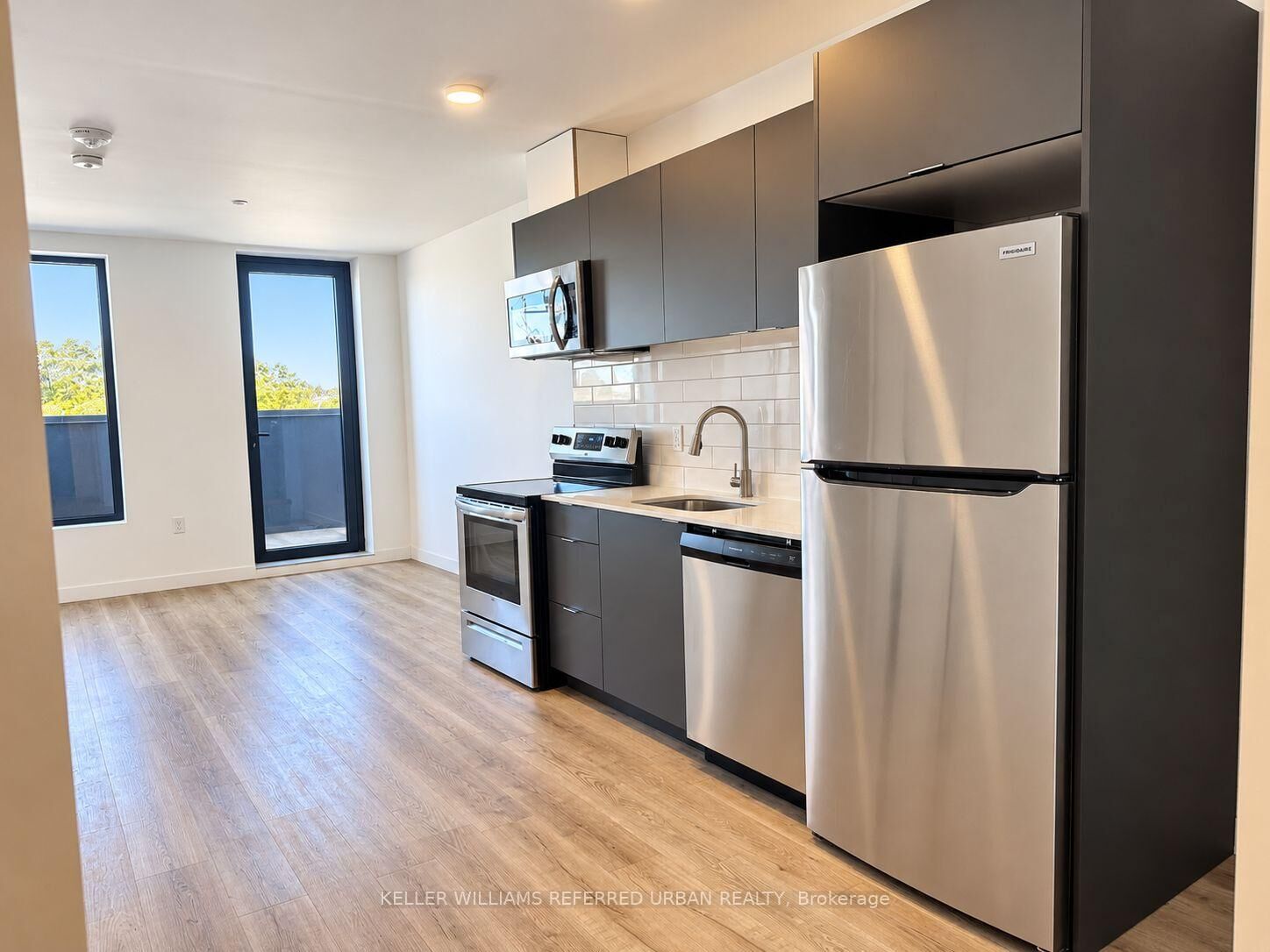 Property Photo:  325 University Avenue W 408  ON K9A 2H9 