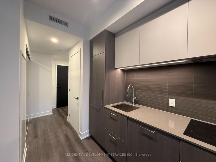 Property Photo:  36 Olive Avenue 705  ON M2N 0M4 