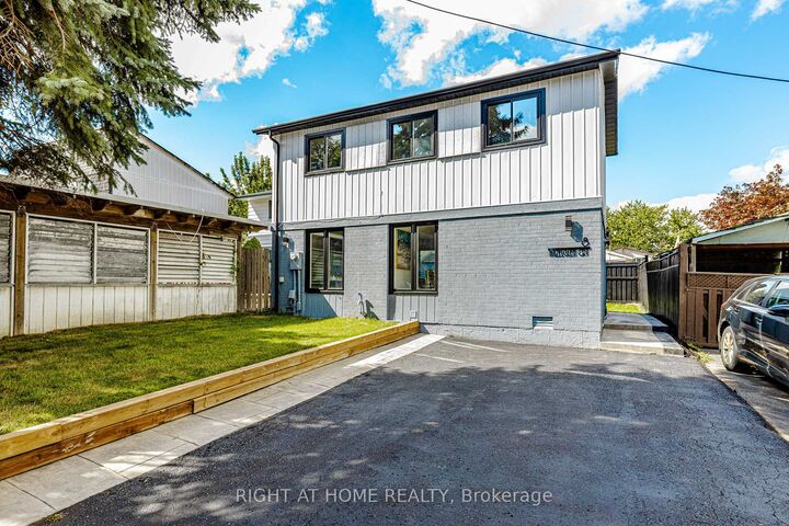 Property Photo:  8 Hazelglen Court  ON L6S 1N7 
