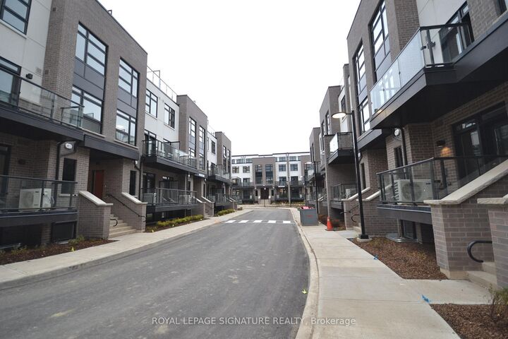 Property Photo:  1573 Rose Way 107  ON L9E 1N4 