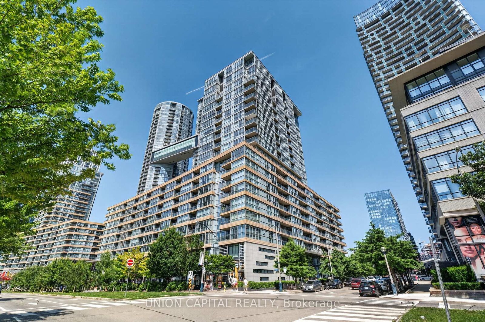 Property Photo:  10 Capreol Court 551  ON M5V 4B3 
