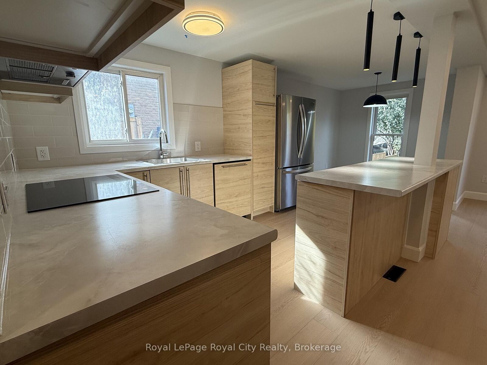Property Photo:  555 Willow Road  ON N1H 7H3 