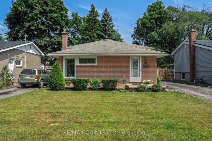 Property Photo:  15 Linton Park Road  ON K8N 4K7 