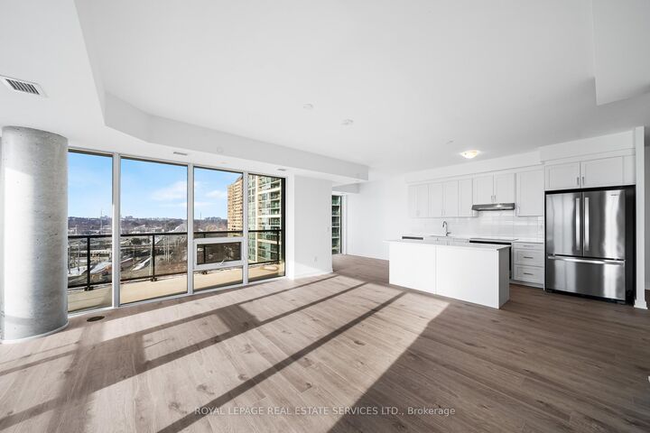 Property Photo:  1035 Southdown Road 1411  ON L5J 0A2 
