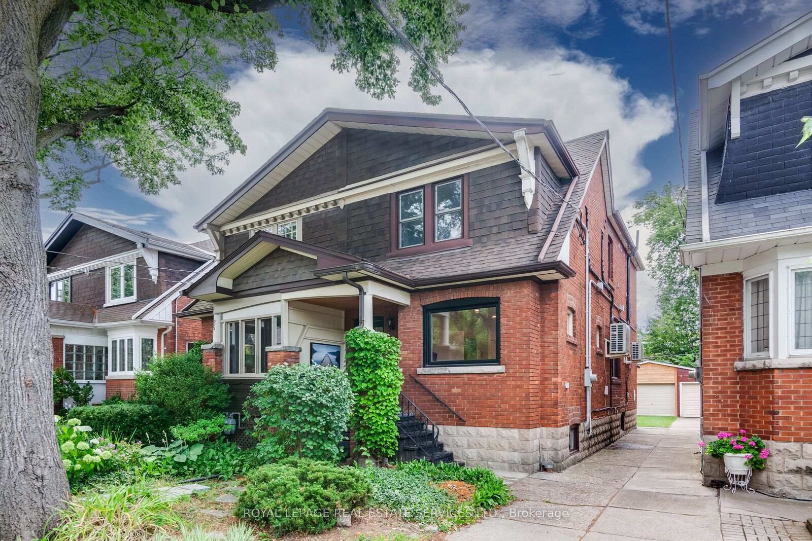 Property Photo:  23 Kings Park Boulevard  ON M4J 2B7 