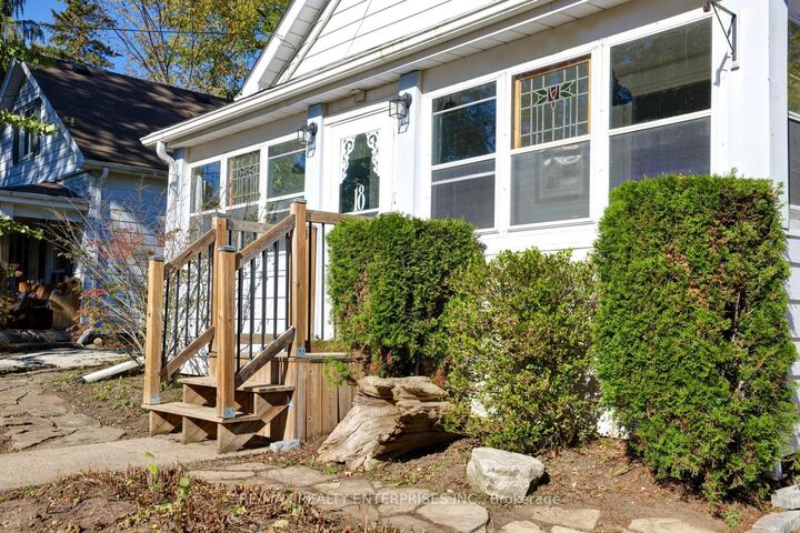 Property Photo:  18 Murdock Street  ON L7G 3L8 